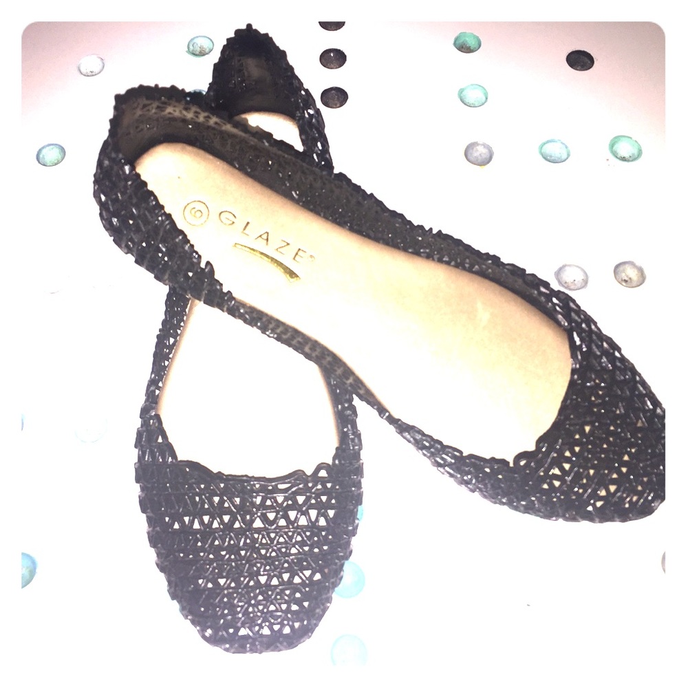 Black jelly flats